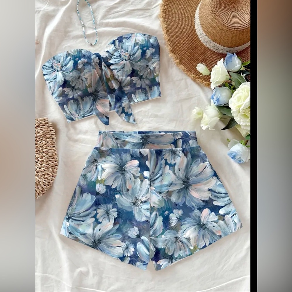 Floral Blue print twist bandeau top  & matching shorts .